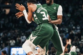 开云娱乐 -转折点！密尔沃基雄鹿手感冰凉，欧篮联窗口期攻防权衡，更衣室稳定，资深球员宣示担当的简单介绍