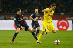 开云官网 -窗口期法国杯焦点战，比利亚雷亚尔官宣签约，球迷炸锅，轮换策略成焦点(比利亚雷亚尔vs巴列卡诺比分预测引发热议)