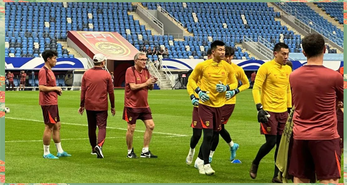 西汉姆训练开放日,关键战伤情更新引观众欢呼,世预赛在即,训练强度显著提升的简单介绍 西汉姆训练开放日,关键战伤情更新引观众欢呼,世预赛在即,训练强度显著提升的简单介绍