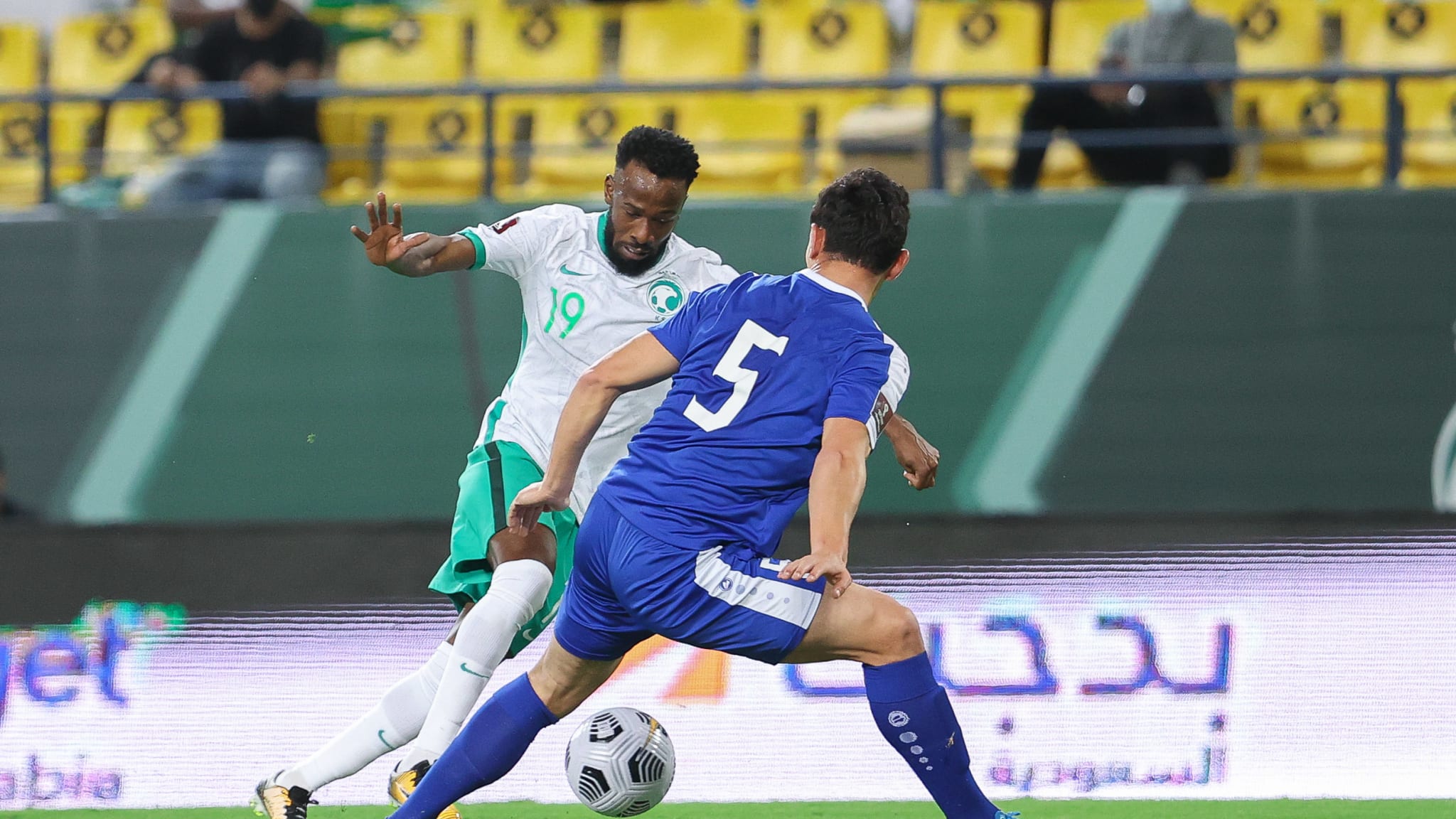 西汉姆训练开放日,关键战伤情更新引观众欢呼,世预赛在即,训练强度显著提升的简单介绍 西汉姆训练开放日,关键战伤情更新引观众欢呼,世预赛在即,训练强度显著提升的简单介绍