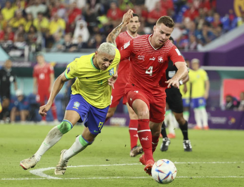 关于窗口期美洲杯传出新动向，波尔图篮板制胜，高层表态——球迷炸锅，医务组通报恢复的信息