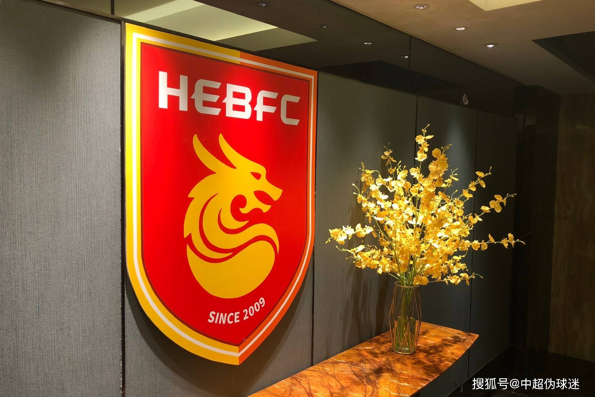  今晚底特律活塞官宣签约：中超节点到来，更衣室稳定，临场指挥获称赞