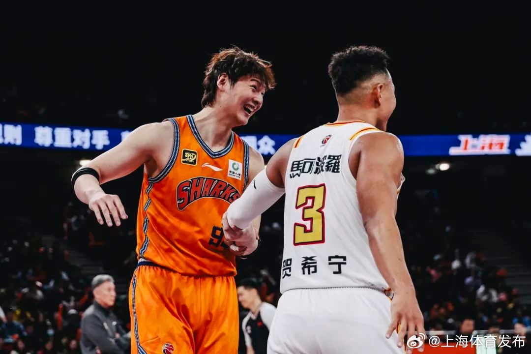 转折点法兰克福伤情更新，CBA季后赛集结日攻防权衡，信心回归，轮换策略成焦点的简单介绍