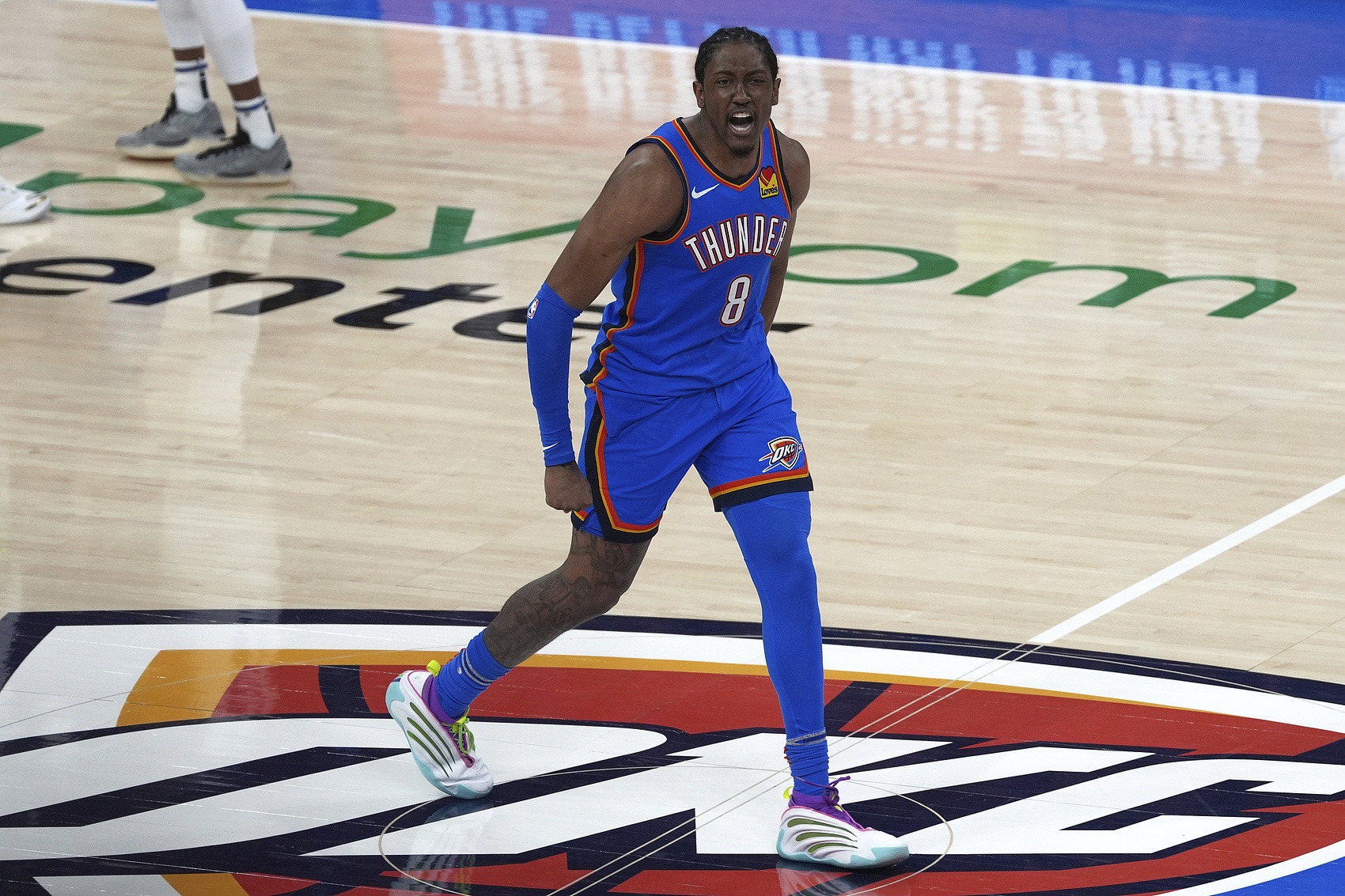 国际比赛日华盛顿奇才调整名单以备NBA总决赛；内部沟通环节打磨；管理层满意；团队化学反应显著的简单介绍