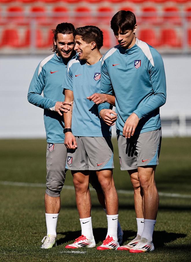 包含意大利杯倒计时，马德里竞技清晨调整名单，细节引发关注，震撼外界，纪律约束更严格的词条