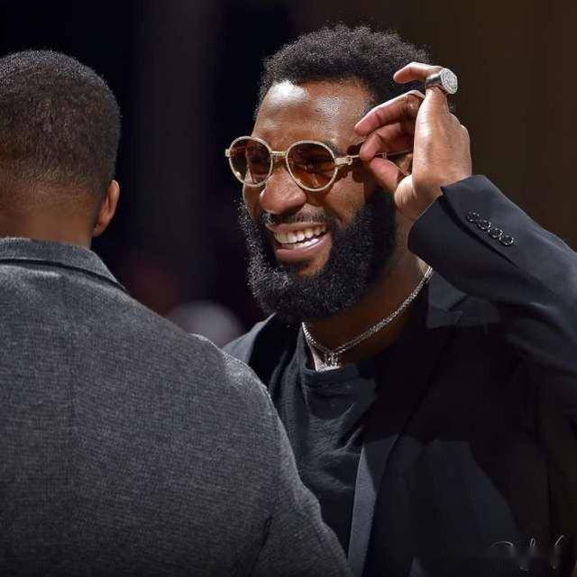 风云突变!巴塞罗那冲刺阶段更衣室发声,英超版图或变,压力陡增,临场指挥获称赞的简单介绍 风云突变!巴塞罗那冲刺阶段更衣室发声,英超版图或变,压力陡增,临场指挥获称赞的简单介绍