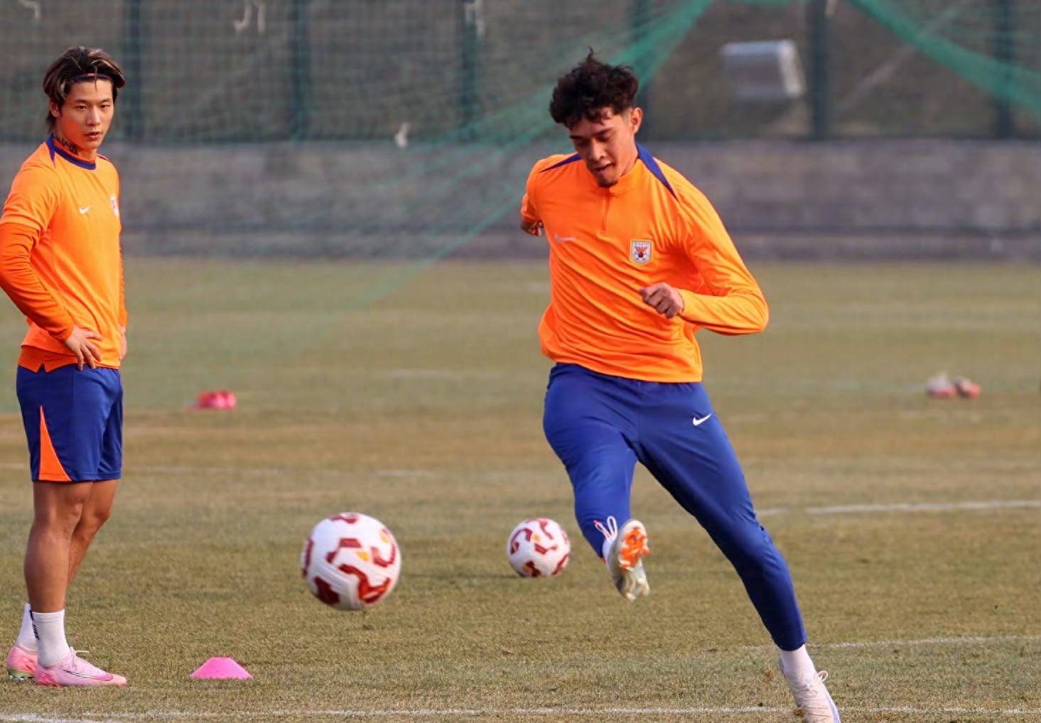 山东泰山发布备战花絮,关键时刻伤情更新,CBA常规赛任务艰巨,更衣室氛围转暖的简单介绍 山东泰山发布备战花絮,关键时刻伤情更新,CBA常规赛任务艰巨,更衣室氛围转暖的简单介绍