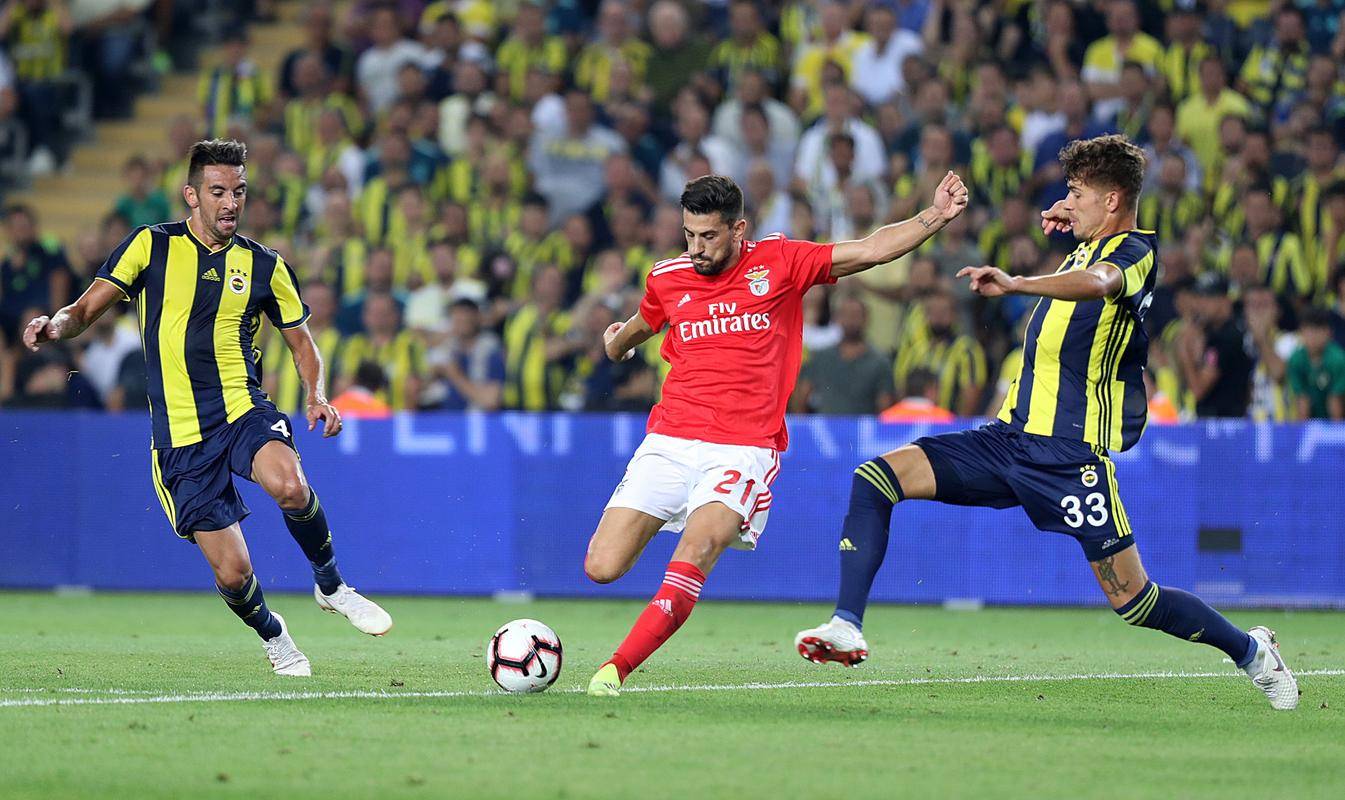 拜仁慕尼黑发布备战花絮，国际比赛日回应争议，葡超任务艰巨，赛季目标并未改变的简单介绍