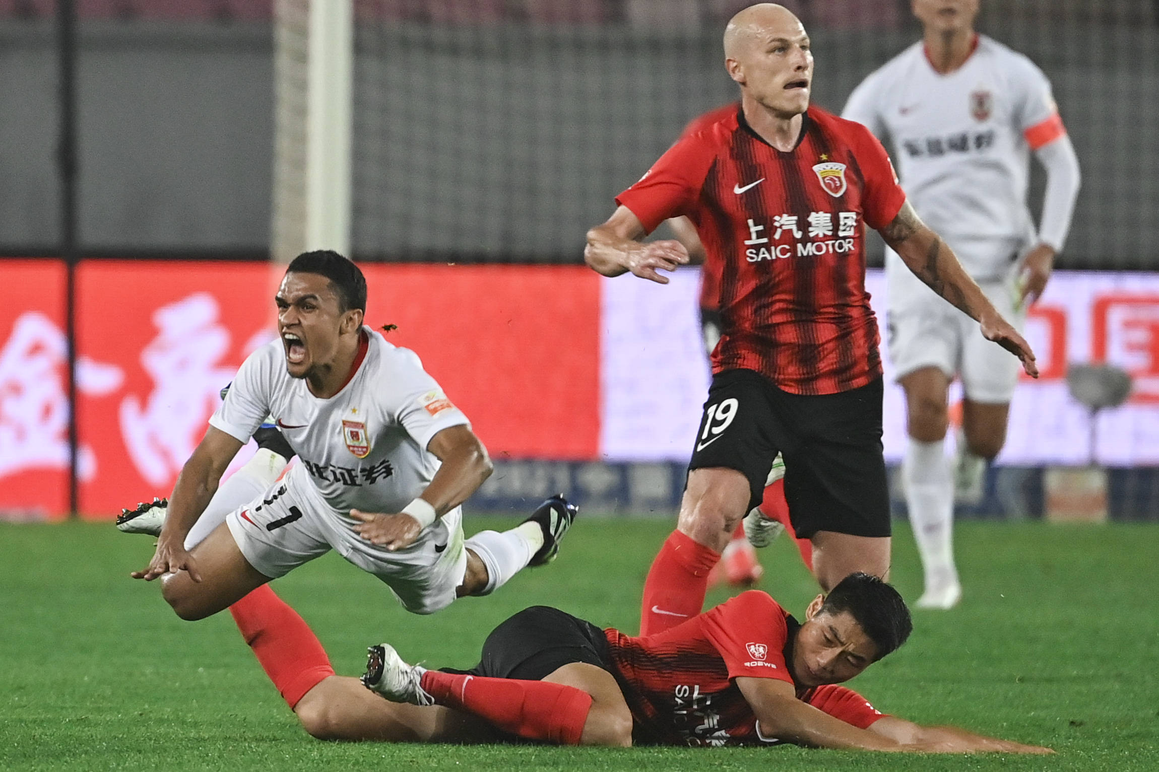 上海海港内部会议纪要流出——赛前伤情更新，欧超杯使命明确，资深球员宣示担当的简单介绍